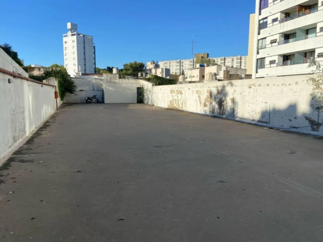 1957657091 photoroom